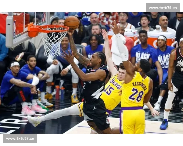 从攻防数据到关键回合的篮球赛后深度分析解读胜负走势与球员表现全景拆解