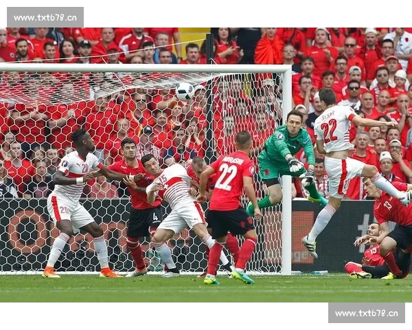 高清流畅足球赛事在线观看平台尽享全球精彩对决实时直播回放分析 - 副本 (11) - 副本